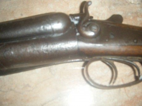 Hola, dispongo de dos escopetas de mi bisabuelo y me gustaría venderlas, no tengo ni idea del modelo que 01