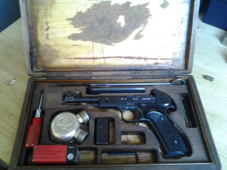 Me han regalado una caja original para la vostok que tengo, la caja está en buen estado pero las telas 170