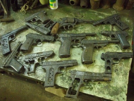 Hace unos días encontré por casualidad en una web extranjera un arma a la venta que hacía muchos años 80