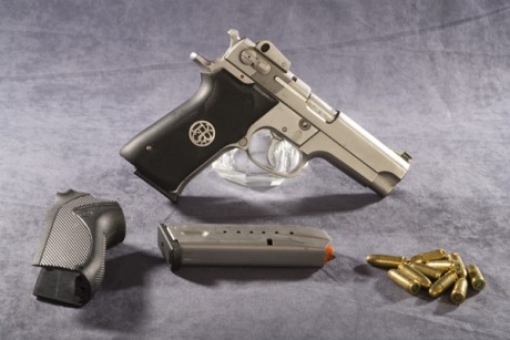   Hola chicos, como veo que falta un sub-foro de esta marca (lo hay de Glock, de 1911's, de Revólveres, 112