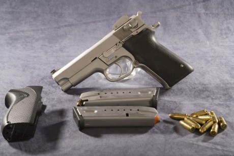   Hola chicos, como veo que falta un sub-foro de esta marca (lo hay de Glock, de 1911's, de Revólveres, 111