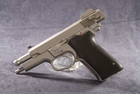   Hola chicos, como veo que falta un sub-foro de esta marca (lo hay de Glock, de 1911's, de Revólveres, 110