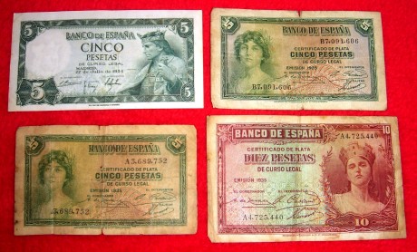 FOTO (BILLETES 1 - frente y reverso)
.- Billete de CIEN Pesetas ( 25 de Abril de 1931) 
.- Billete de 00