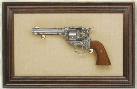 Hola, aguien sabe como se llaman estos tornillos o soportes para colgar armas...y donde podria adquirirlos? 00