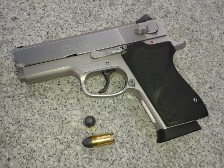   Hola chicos, como veo que falta un sub-foro de esta marca (lo hay de Glock, de 1911's, de Revólveres, 121