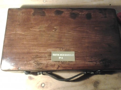 Me han regalado una caja original para la vostok que tengo, la caja está en buen estado pero las telas 60