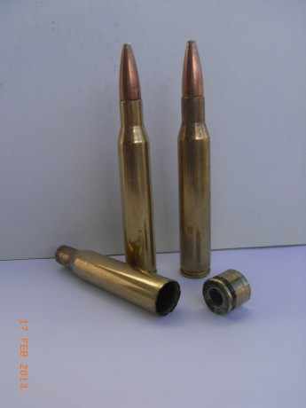 Hola a todos.
El otro día recogí mi primer rifle un rémington woodsmaster 742 cal 280
y compre una caja 70