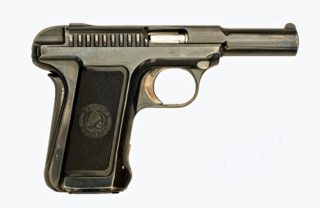 Buenas noches, compañeros :-)

¿Conoce o sabe alguien de una pistola de la marca INDIAN del 7,65?.

Es 121