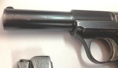 Buenas noches, compañeros :-)

¿Conoce o sabe alguien de una pistola de la marca INDIAN del 7,65?.

Es 42