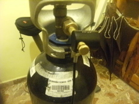 Por fin¡¡ tengo mi botellón de nitrógeno ,y con adaptador incluido , el que vale vale , mi amigo J. Maria 02