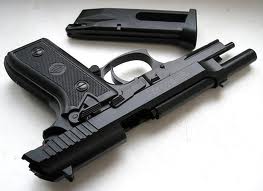 Buenas tardes compañeros, queria comprarme un arma de AC, y e gustaria gastarme como mucho unos 140, me 30