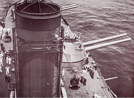 ... me parece curioso, porque son dos tipos de barcos que tienen unas cuantas cosas en común y, sin embargo, 72