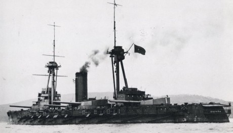 ... me parece curioso, porque son dos tipos de barcos que tienen unas cuantas cosas en común y, sin embargo, 71