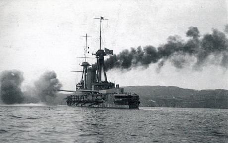 ... me parece curioso, porque son dos tipos de barcos que tienen unas cuantas cosas en común y, sin embargo, 80