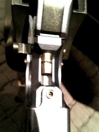 Hola, tengo hace muy poco una hammerli ap40 y tengo la sensacion que antes la pieza que empuja al balin 70