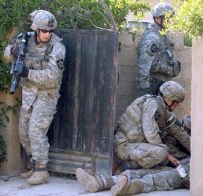 Agujeros de ratas, snipers holes, troneras o como le quieran llamar. Francotirador urbano el reto insuperable.

Un 121
