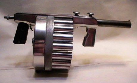 Hace unos días encontré por casualidad en una web extranjera un arma a la venta que hacía muchos años 32