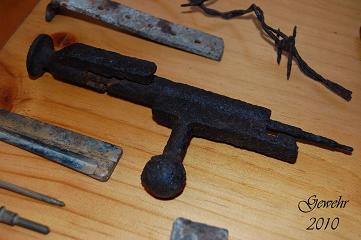 El Mosin-Nagant ..
es un rifle militar accionado por cerrojo, con cargador de cinco proyectiles, que 100