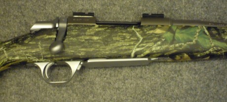 Vendo rifle de cerrojo Browning Stainless Steel A-Bolt Camo, cal.270wsm. Cargador extraible. Muy ligero. 01