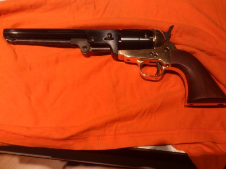 Buenas a todos,UN CONSEJO.
He estado esperando 3 semanas en mi armeria, un remington New model  8 " 00