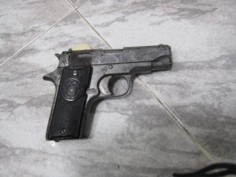 Buenas, tengo una pistola pero no se mucho de armas y me gustaría saber mas o menos el precio que vadría.

La 01