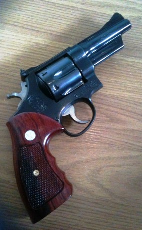   Hola chicos, como veo que falta un sub-foro de esta marca (lo hay de Glock, de 1911's, de Revólveres, 12