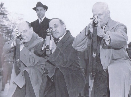 Hace unos días encontré por casualidad en una web extranjera un arma a la venta que hacía muchos años 70