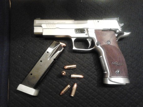 Muy buenas.
Estoy en proceso de elección de una 9 mm para precisión y no me decido entre estas dos armas.
Las 60