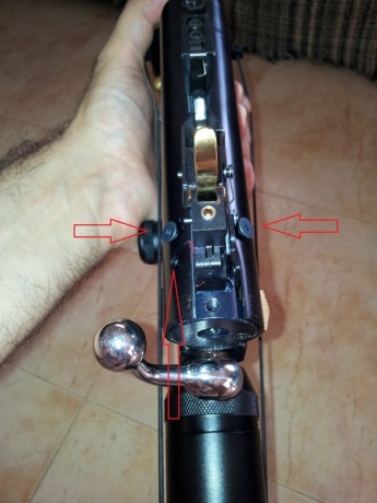 Hola Rad_Schuhart,
ves el tornillo pequeno con la flecia larga?????
Un saludo.
Luchar. 01