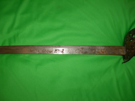Hola mi nombre es Félix y me han regalado varias armas, pero no tengo ni idea de que se trata y si tienen 02