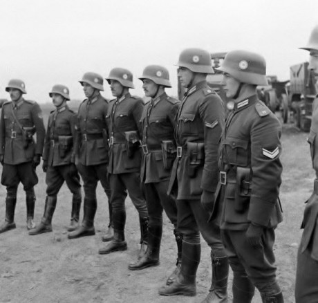 Hace unos días encontré por casualidad en una web extranjera un arma a la venta que hacía muchos años 60