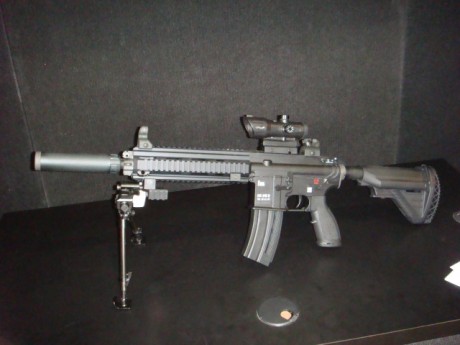 Ya tienemos el otro  de .22 con cargador de 20 cartuchos.mas guapo que M4.Parece que le cargador es el 00
