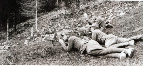 Hace unos días encontré por casualidad en una web extranjera un arma a la venta que hacía muchos años 10