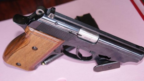 Hola,he abierto este hilo para que todos aquellos que tengais armas Españolas,podais lucirlas aqui con 60
