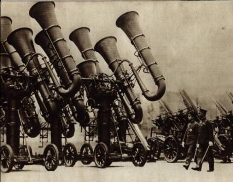 Se llamaba Wirbelwind Kanone  (cañón de viento) y lanzaba pulsos de aire (una mezcla de hidrógeno y oxígeno) 10
