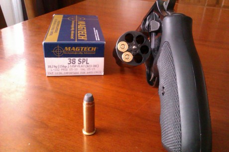   Hola chicos, como veo que falta un sub-foro de esta marca (lo hay de Glock, de 1911's, de Revólveres, 50
