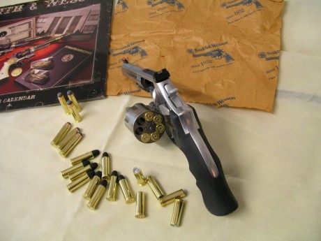   Hola chicos, como veo que falta un sub-foro de esta marca (lo hay de Glock, de 1911's, de Revólveres, 71