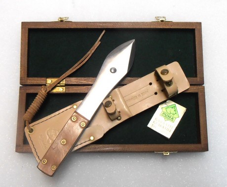  lanzar1.jpg  lanzar2.jpg  lanzar3.jpg Hola amigos 

Tengo el gusto de presentaros este cuchillo PUMA, 00