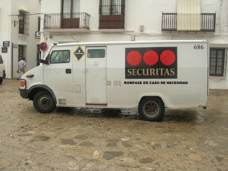 Ya hablamos hace tiempo de la posibilidad de una mayor presencia de la seguridad privada en los centros 10