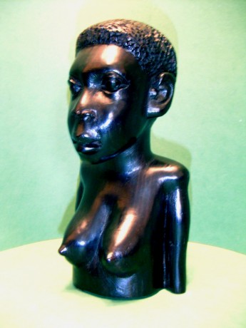 (VENDIDA)Busto de Camponesa Zambeziana, Mujer pobladora del campo en la región de Zambezia (Mozanbique)
Procedente 02