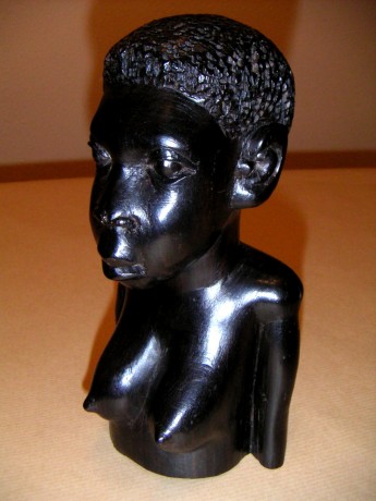 (VENDIDA)Busto de Camponesa Zambeziana, Mujer pobladora del campo en la región de Zambezia (Mozanbique)
Procedente 00