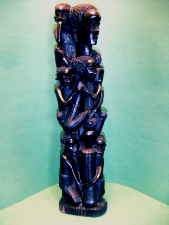 Escultura Makonde, procedente de Cabo Delgado (Mozambique) representa uno de sus  Tótem  más representativos 02