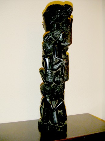 Escultura Makonde, procedente de Cabo Delgado (Mozambique) representa uno de sus  Tótem  más representativos 00