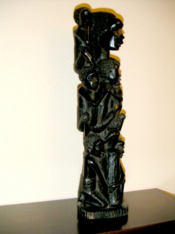 Escultura Makonde, procedente de Cabo Delgado (Mozambique) representa uno de sus  Tótem  más representativos 10