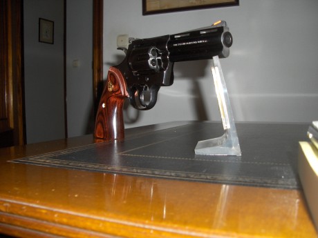 Hola amigos. He comprado este Pyhton que llevaba tiempo buscando.

Necesito ayuda pasa saber:

1.- Son 150