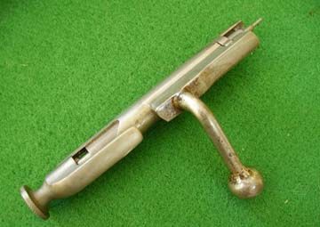 El Mosin-Nagant ..
es un rifle militar accionado por cerrojo, con cargador de cinco proyectiles, que 140