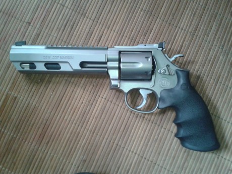   Hola chicos, como veo que falta un sub-foro de esta marca (lo hay de Glock, de 1911's, de Revólveres, 90