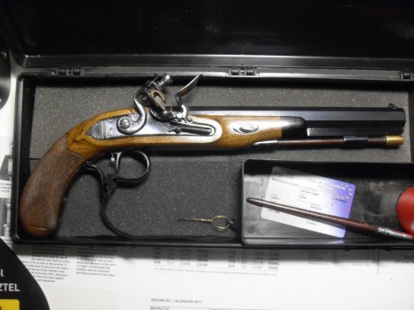 Hola,he abierto este hilo para que todos aquellos que tengais armas Españolas,podais lucirlas aqui con 111