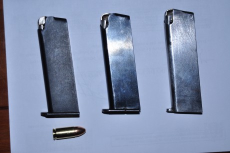 Hola a todos, abro este hilo para que alguien me ayude a reconocer unos cargadores que tengo en venta 11