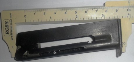 Hola a todos
Un amigo tenia estos cargadores por casa ,le gustaría saber de que arma pueden, ser gracias 71